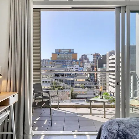 Backup-Powered Colourfull City Balcony Apartment Kaapstad Buitenkant foto