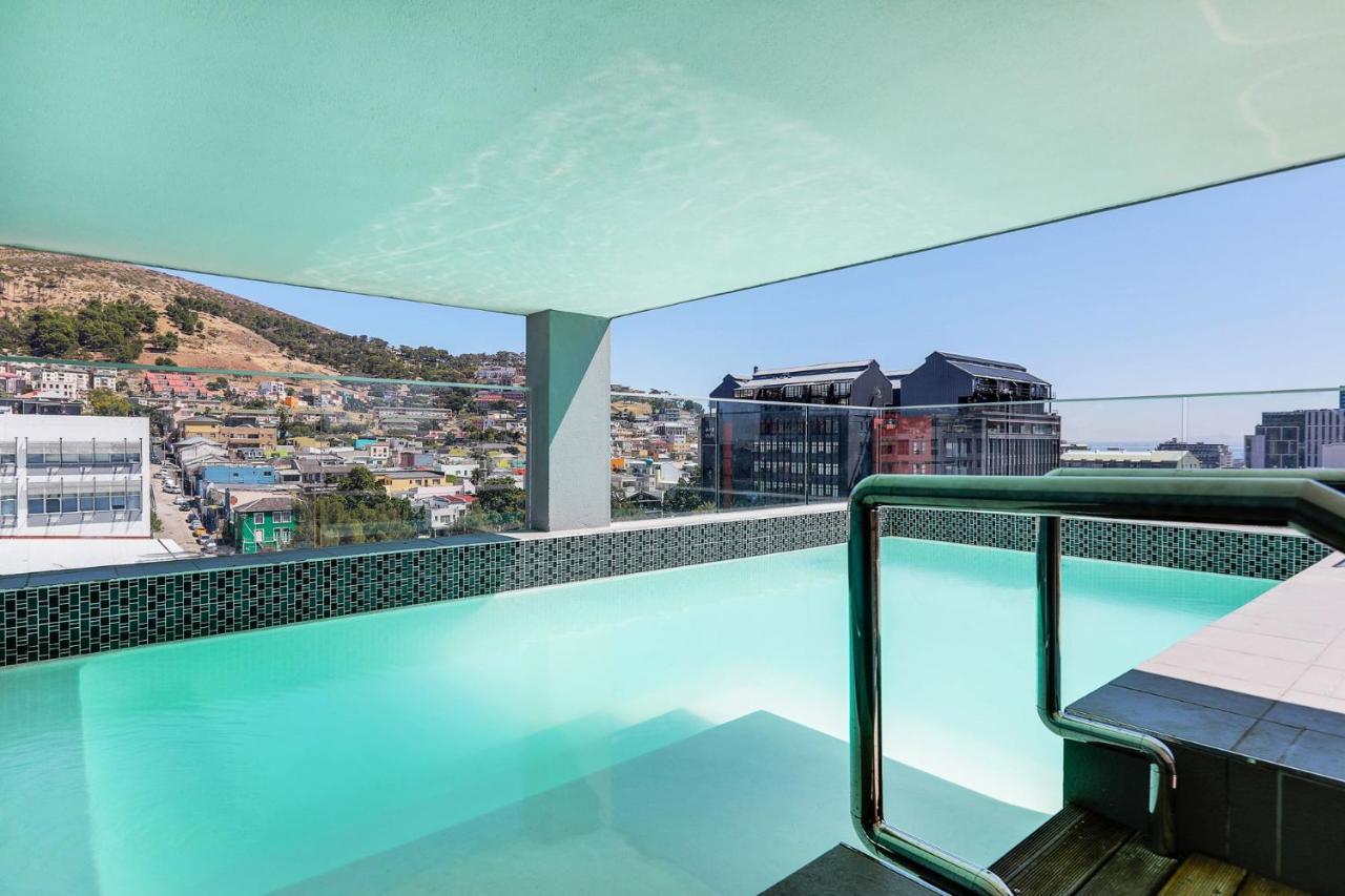 Appartement Backup-powered Colourfull Balcony Kaapstad