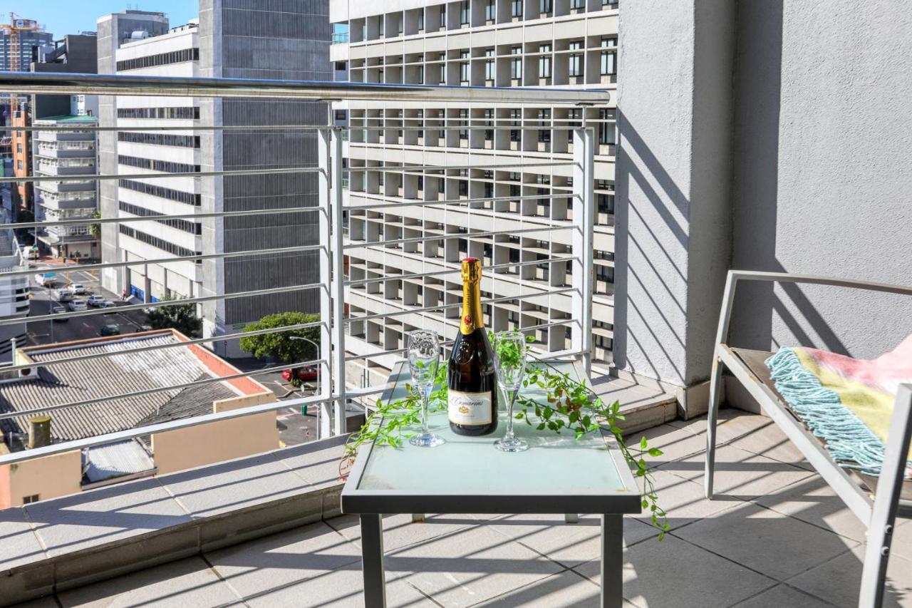 Backup-powered Colourfull Balcony * Kaapstad
